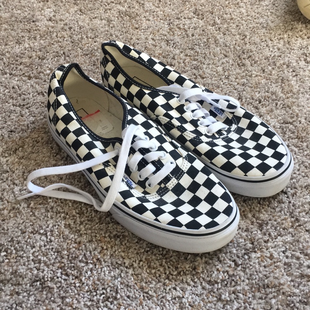 Vans low checkered white and black worn once